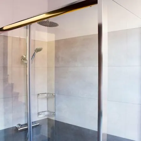 Apartment Historical Ribeira Duplex, Magellan House Porto